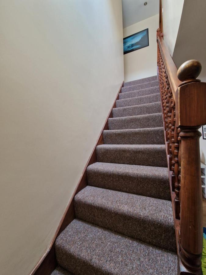Chezzas Homestay Poole Buitenkant foto