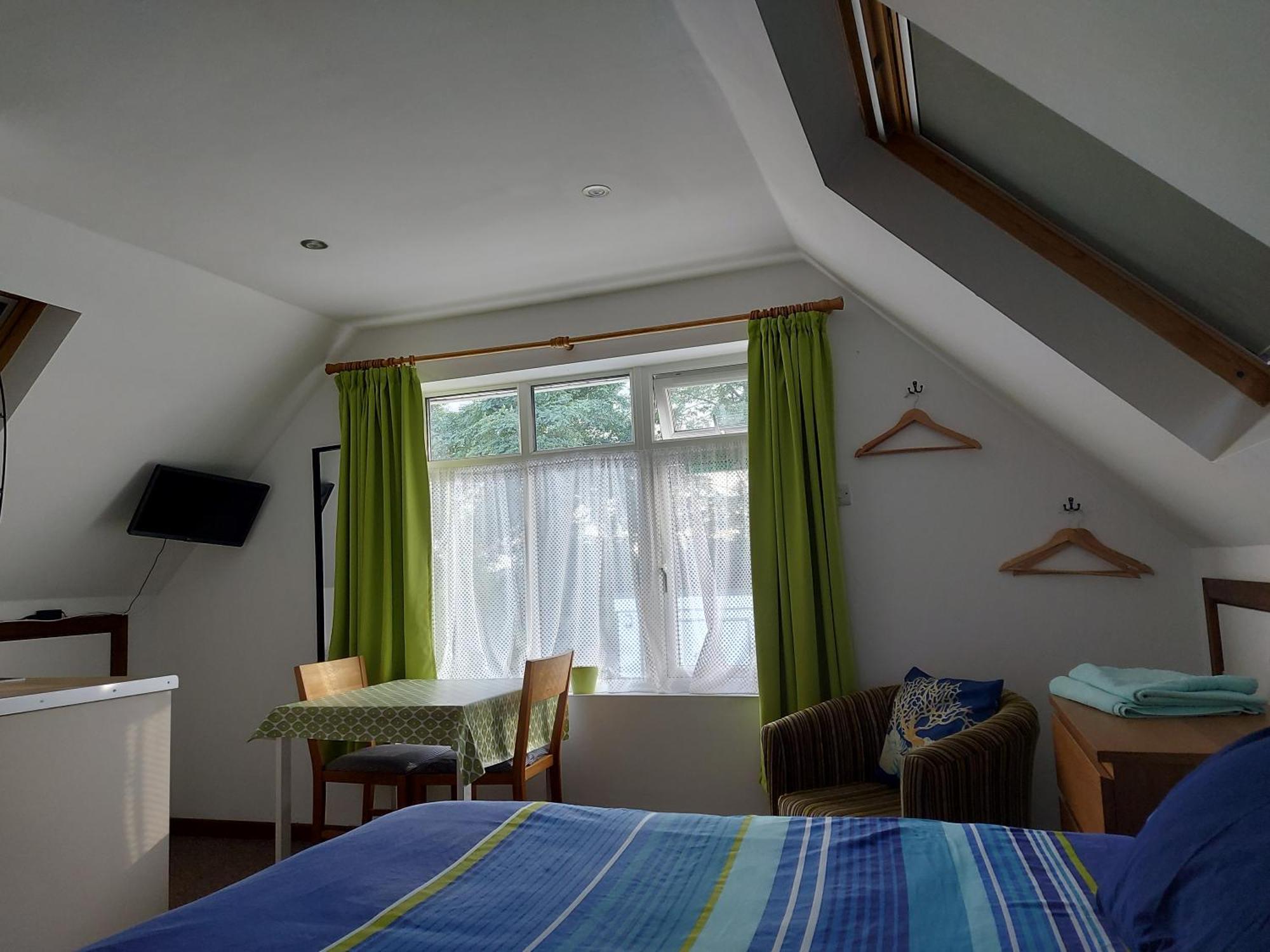 Chezzas Homestay Poole Buitenkant foto
