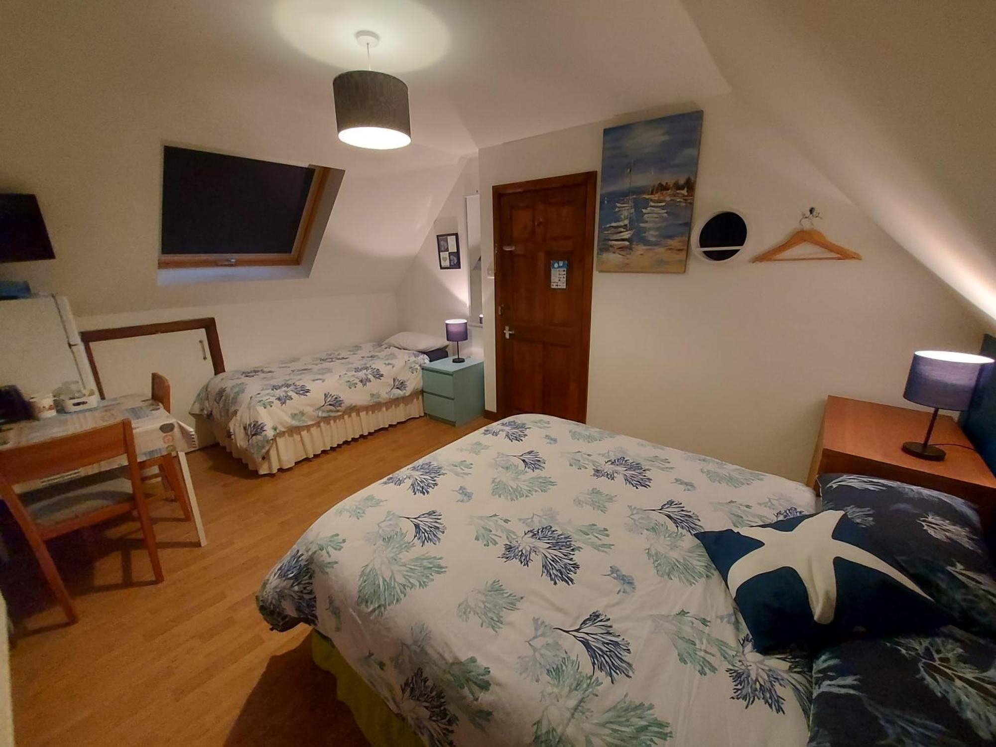 Chezzas Homestay Poole Buitenkant foto